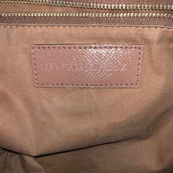 Authentic Burberry handbag includes adjustable straps and dust bag preowned - Picture 3 of 7